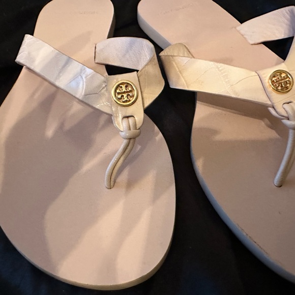 Soft pink Tory Burch sandals - Picture 1 of 4